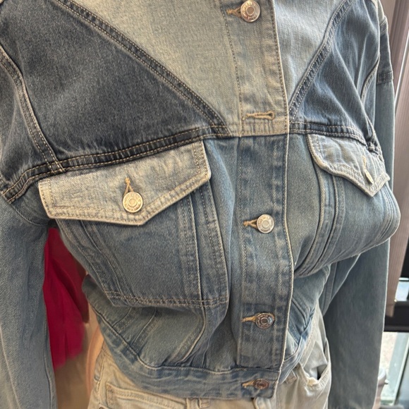 SOLD 🩷🩷🩷Wild fable Light Blue Denim Jean Jacket - Picture 6 of 8